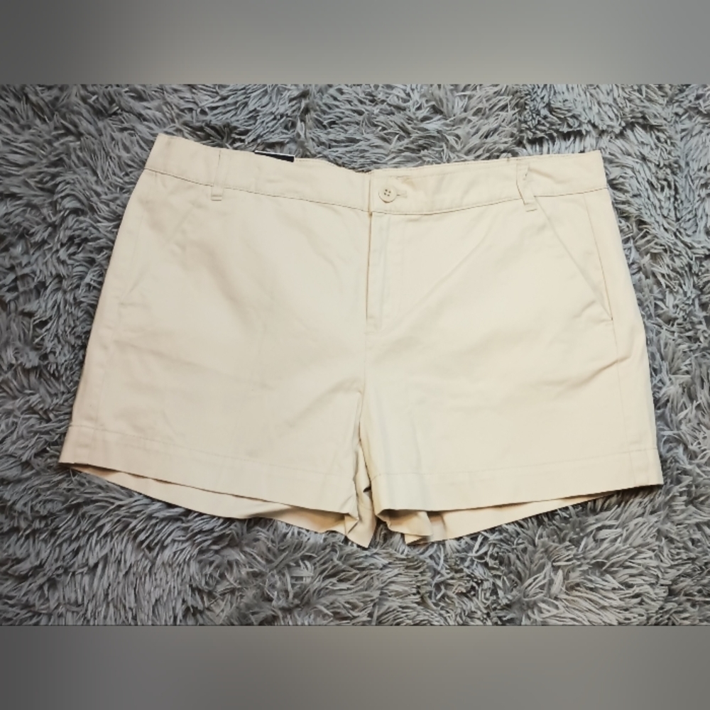 𝅺NWT American Living khaki shorts size 10